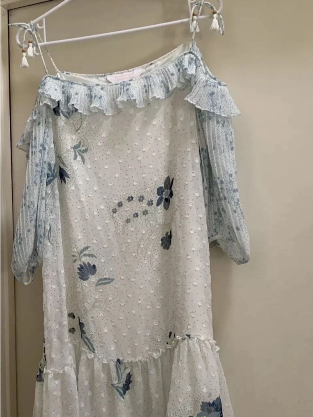 See By Chloe White Floral Dress 38 Portugal or 6 in US Tassels Ruffle GORGEOUS